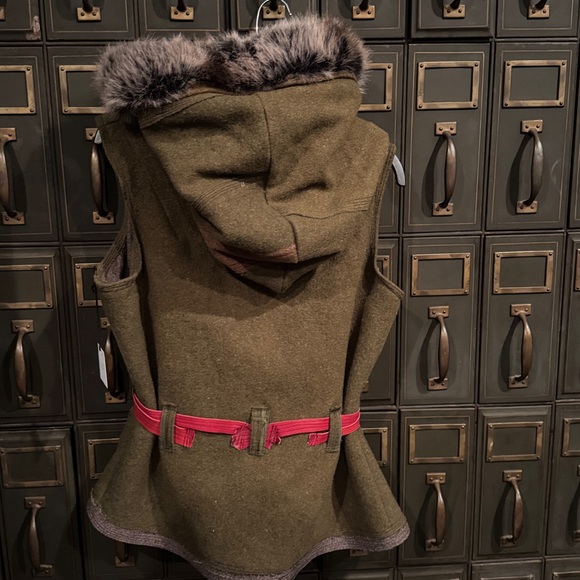 Tilla & The Textiles Wool Vest - Picture 9 of 10